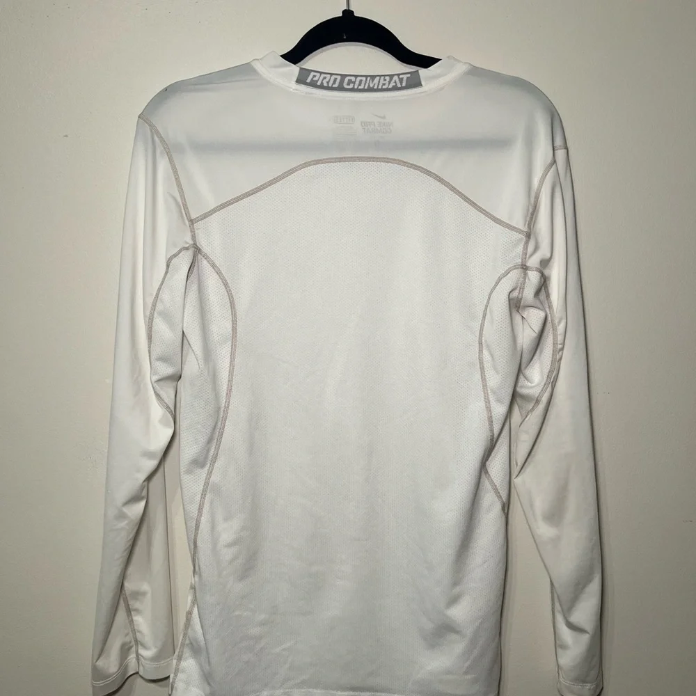 Nike Pro Combat White Long Sleeve Tee - Picture 5 of 5